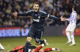 飞鲸体育直播-蒙特雷防线总结表呈现球队世俱杯防守表现与问题